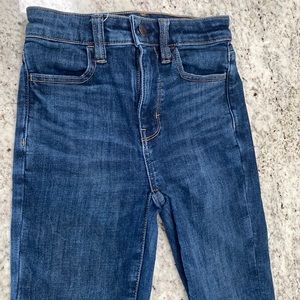Classic dark blue high wasted short skinny jeans